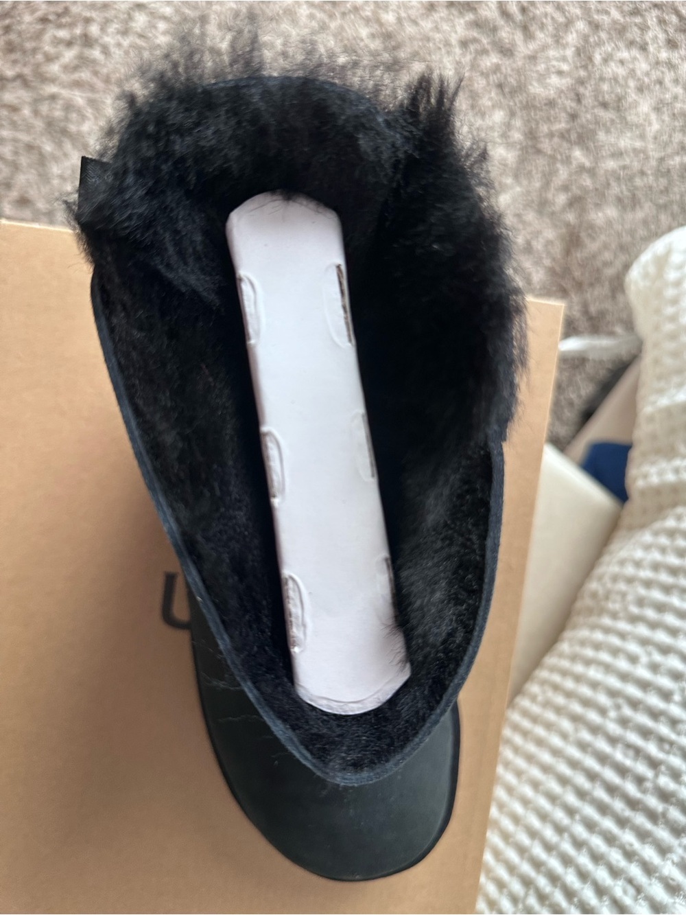 UGG Women’s Mini Bailey Bow II Boots 🎀✨ - Picture 3 of 4